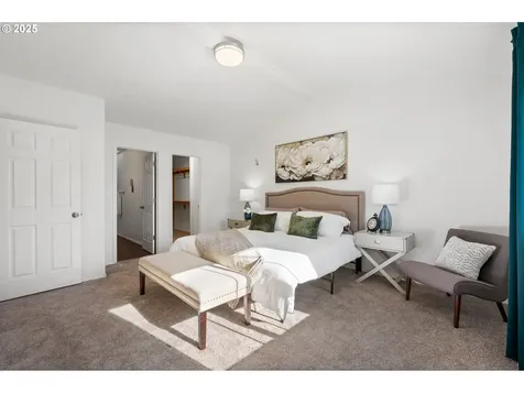 6901 SE Martins Street Portland OR 97206