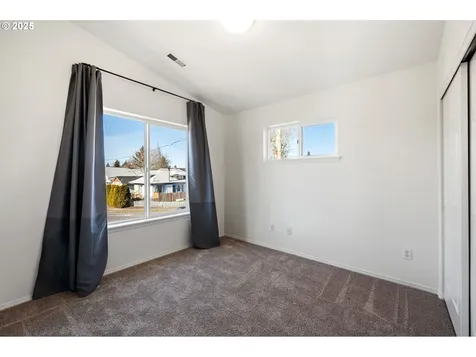 6901 SE Martins Street Portland OR 97206