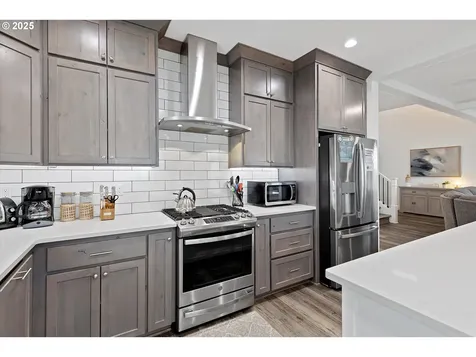 813 SW 9th Street Lincoln City OR 97367