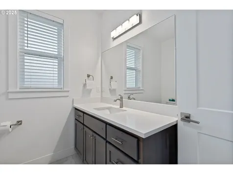 813 SW 9th Street Lincoln City OR 97367