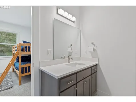 813 SW 9th Street Lincoln City OR 97367