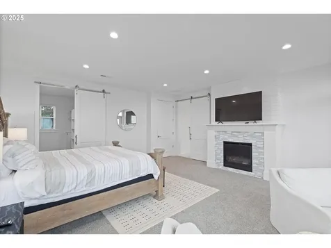 813 SW 9th Street Lincoln City OR 97367