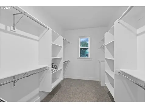 813 SW 9th Street Lincoln City OR 97367