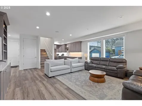 813 SW 9th Street Lincoln City OR 97367