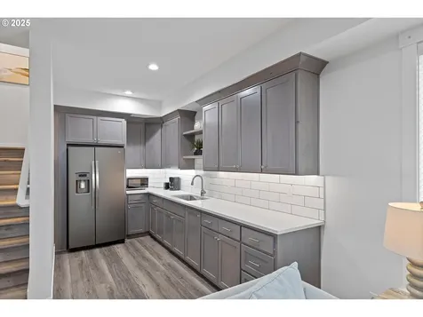 813 SW 9th Street Lincoln City OR 97367