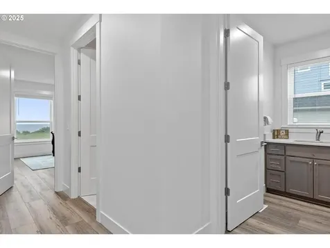 813 SW 9th Street Lincoln City OR 97367
