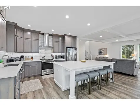 813 SW 9th Street Lincoln City OR 97367