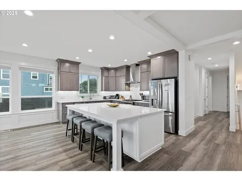 813 SW 9th Street Lincoln City OR 97367