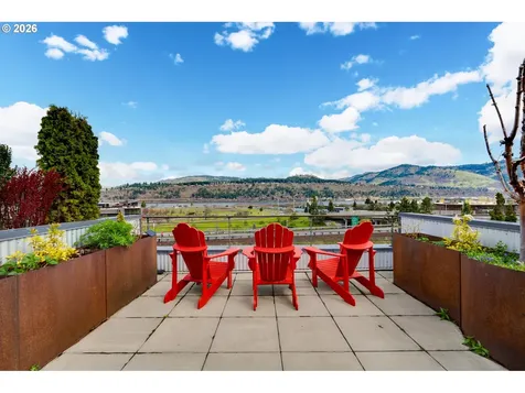306 Columbia Street Hood River OR 97031
