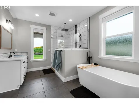 89120 Arrowhead Road Warrenton OR 97146