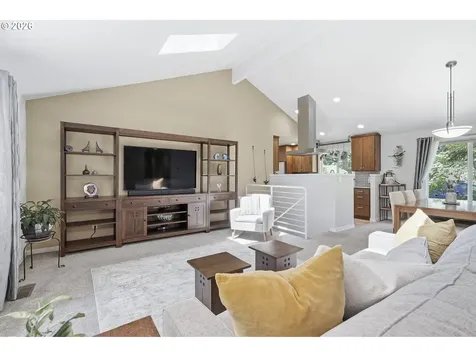9824 SW Quail Post Road Portland OR 97219