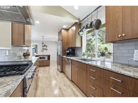 9824 SW Quail Post Road Portland OR 97219