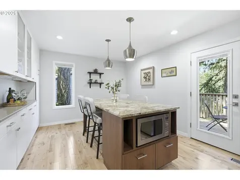 9824 SW Quail Post Road Portland OR 97219