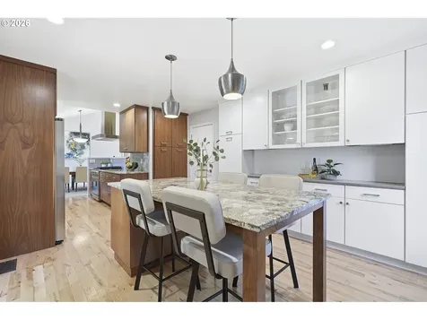 9824 SW Quail Post Road Portland OR 97219