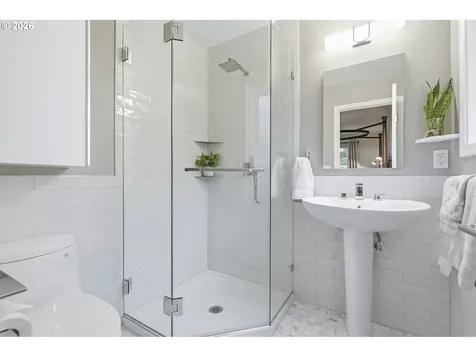9824 SW Quail Post Road Portland OR 97219