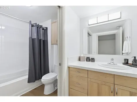 9824 SW Quail Post Road Portland OR 97219