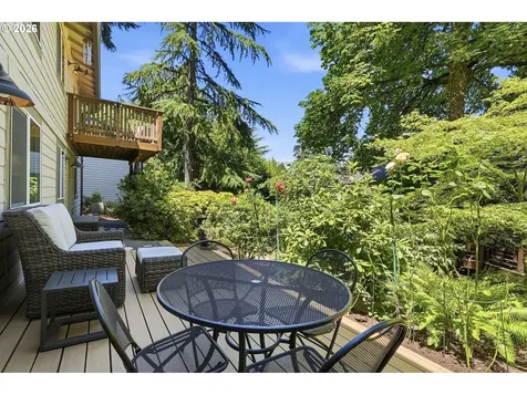 9824 SW Quail Post Road Portland OR 97219