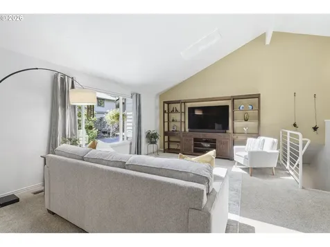 9824 SW Quail Post Road Portland OR 97219