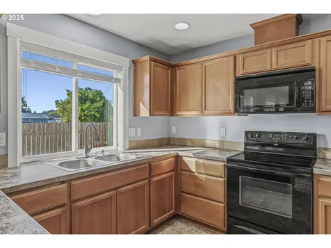 202 Wyatt Drive Kelso WA 98626