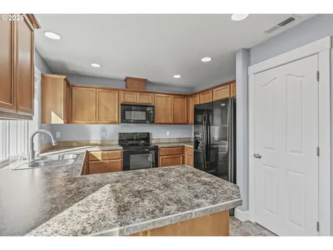 202 Wyatt Drive Kelso WA 98626