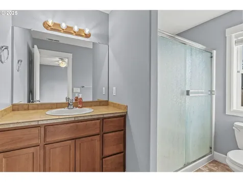 202 Wyatt Drive Kelso WA 98626