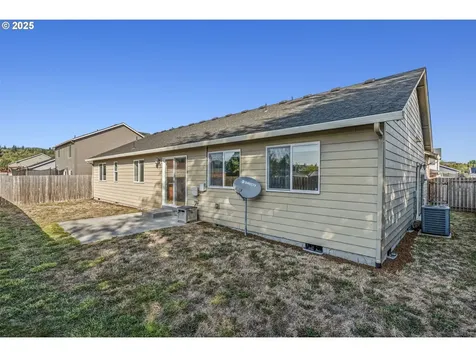 202 Wyatt Drive Kelso WA 98626