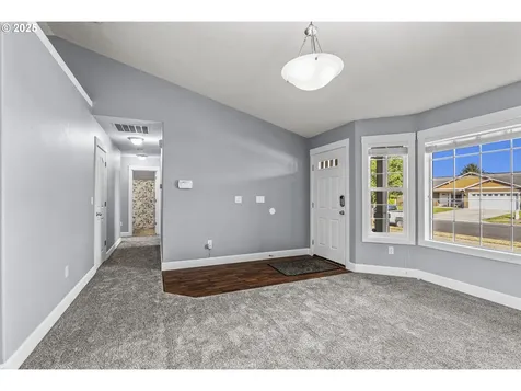 202 Wyatt Drive Kelso WA 98626