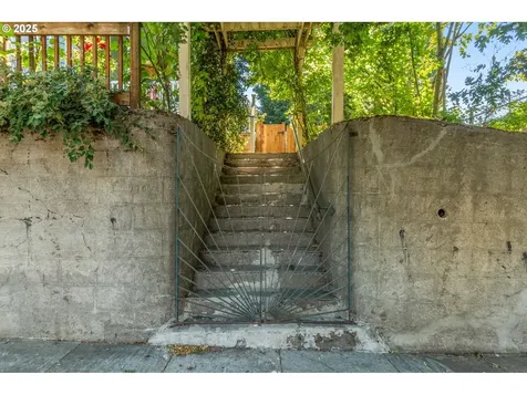 1010 SE 49th Avenue Portland OR 97215