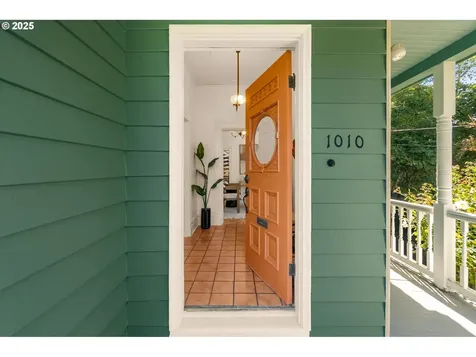 1010 SE 49th Avenue Portland OR 97215