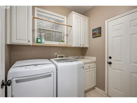 1626 NW Caitlin Terrace Portland OR 97229
