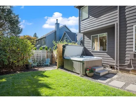 1626 NW Caitlin Terrace Portland OR 97229