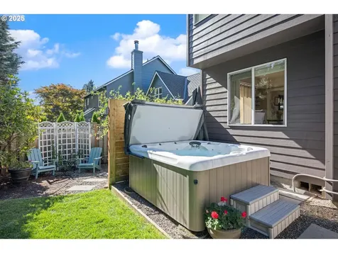 1626 NW Caitlin Terrace Portland OR 97229
