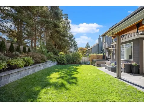 1626 NW Caitlin Terrace Portland OR 97229