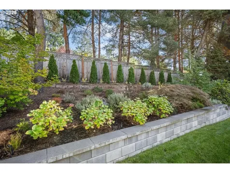 1626 NW Caitlin Terrace Portland OR 97229