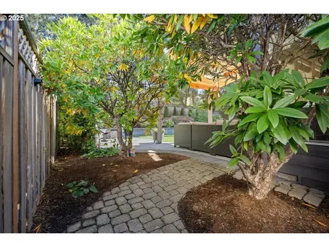 1626 NW Caitlin Terrace Portland OR 97229
