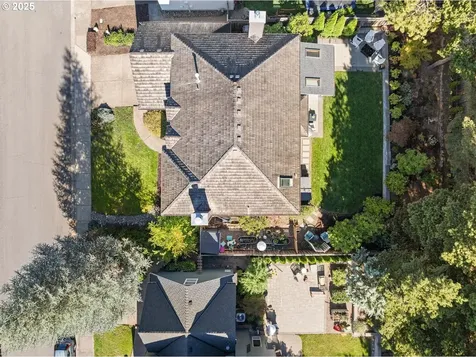 1626 NW Caitlin Terrace Portland OR 97229