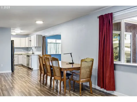 2462 W Jay Avenue Roseburg OR 97471