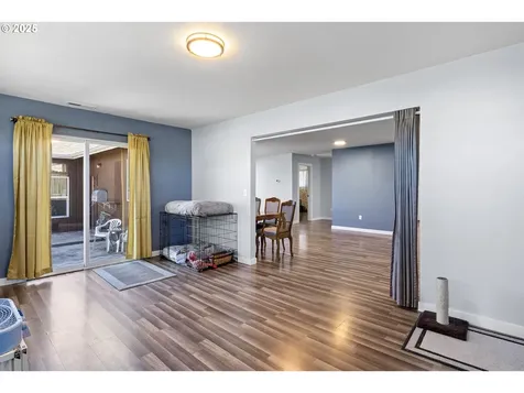 2462 W Jay Avenue Roseburg OR 97471