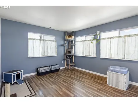 2462 W Jay Avenue Roseburg OR 97471