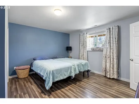 2462 W Jay Avenue Roseburg OR 97471