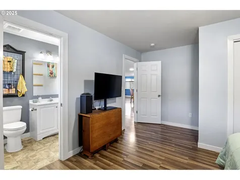 2462 W Jay Avenue Roseburg OR 97471