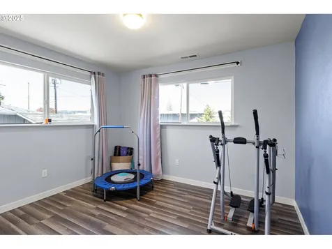 2462 W Jay Avenue Roseburg OR 97471