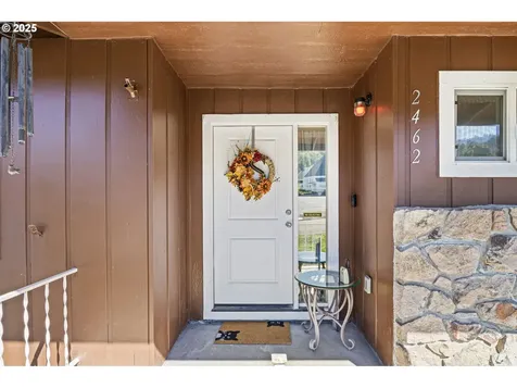 2462 W Jay Avenue Roseburg OR 97471