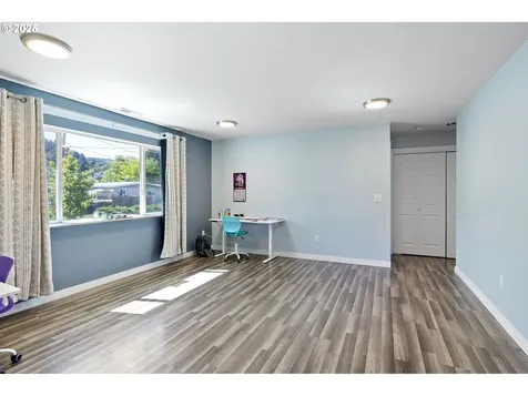 2462 W Jay Avenue Roseburg OR 97471