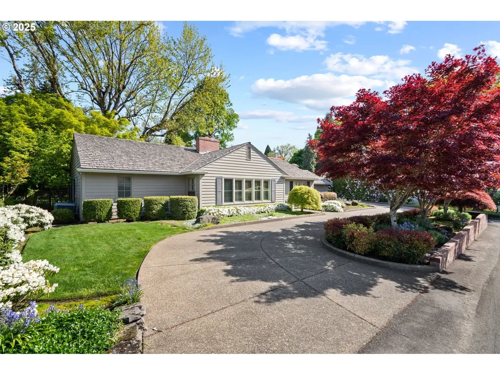7865 SW Broadmoor Terrace Portland OR 97225