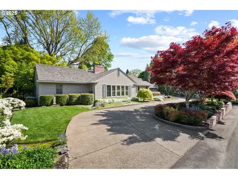 7865 SW Broadmoor Terrace Portland OR 97225