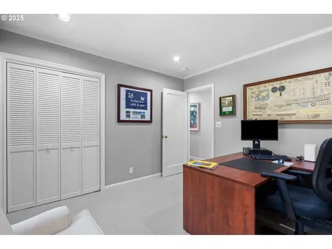 7865 SW Broadmoor Terrace Portland OR 97225