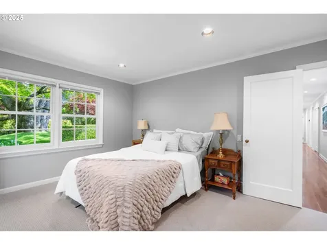 7865 SW Broadmoor Terrace Portland OR 97225