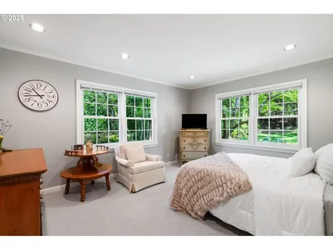 7865 SW Broadmoor Terrace Portland OR 97225