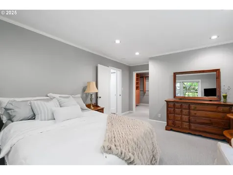 7865 SW Broadmoor Terrace Portland OR 97225